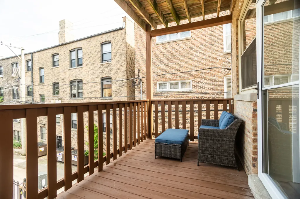 6151 North Glenwood Avenue Chicago IL 60660