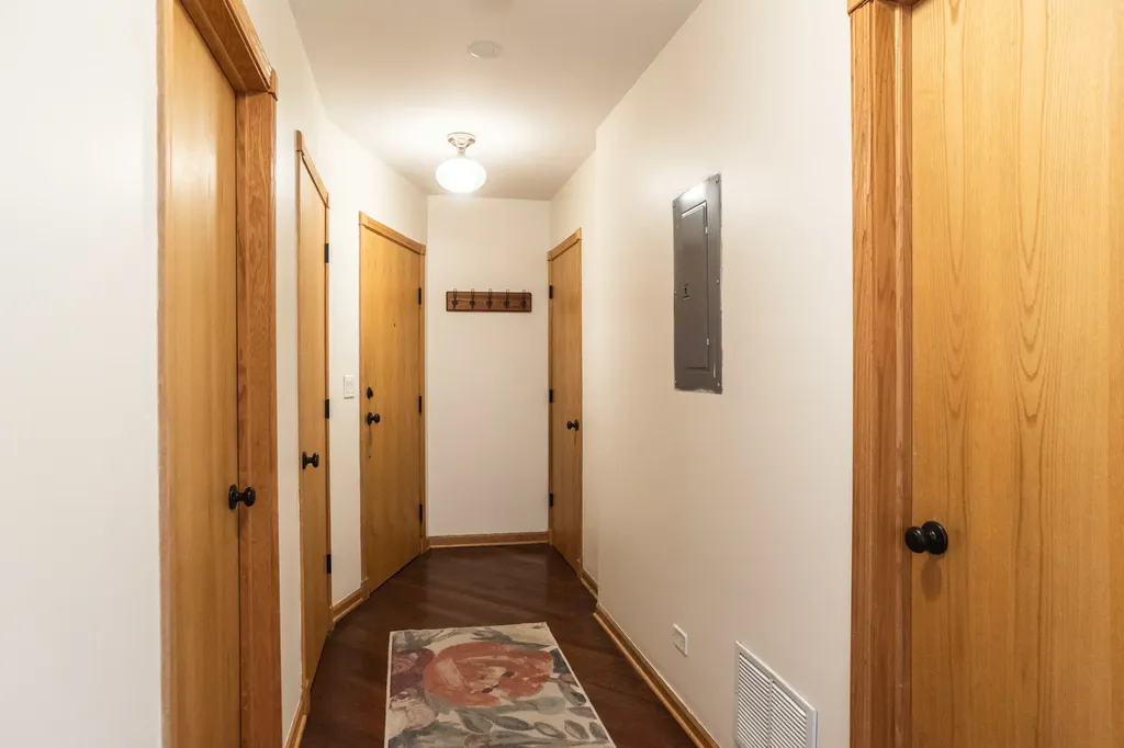 6151 North Glenwood Avenue Chicago IL 60660