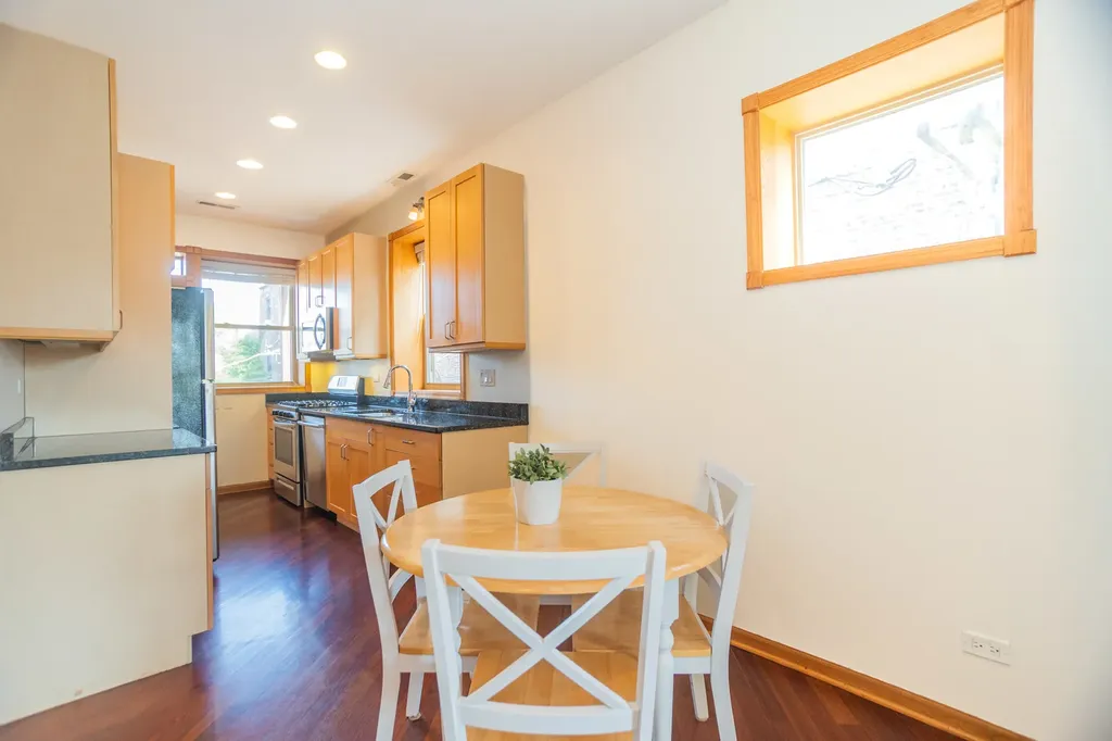 6151 North Glenwood Avenue Chicago IL 60660