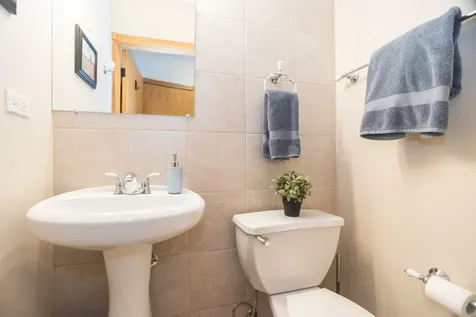 6151 North Glenwood Avenue Chicago IL 60660