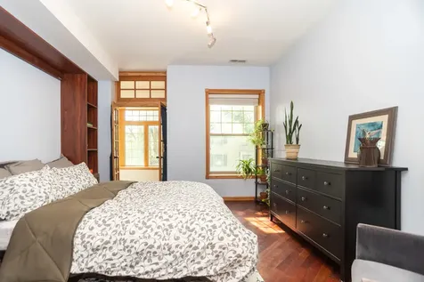6151 North Glenwood Avenue Chicago IL 60660