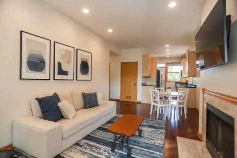6151 North Glenwood Avenue Chicago IL 60660
