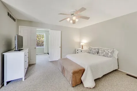 244 Coventry Court Bloomingdale IL 60108