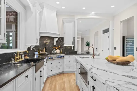10N767 Newport Court Elgin IL 60124