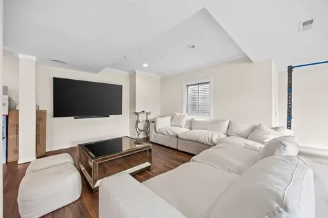 10N767 Newport Court Elgin IL 60124