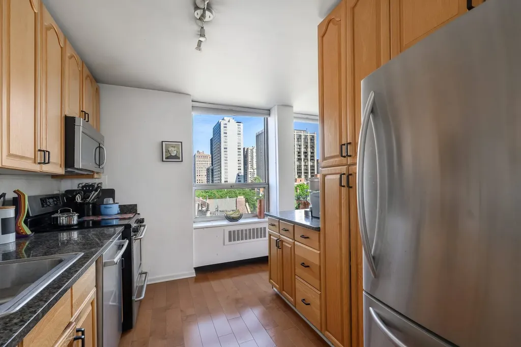 70 West Burton Place Chicago IL 60610
