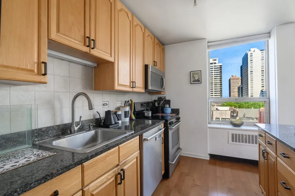 70 West Burton Place Chicago IL 60610
