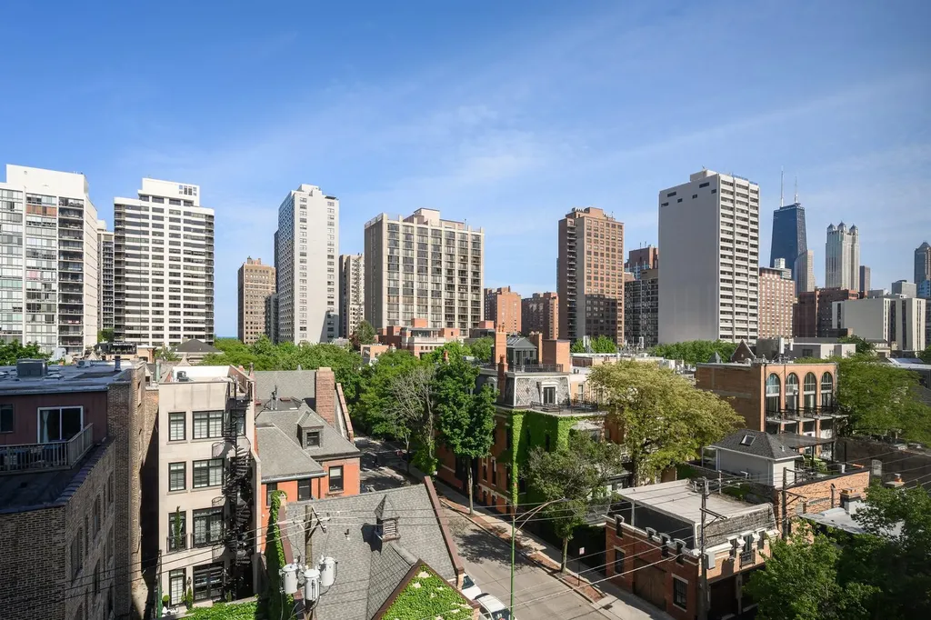 70 West Burton Place Chicago IL 60610