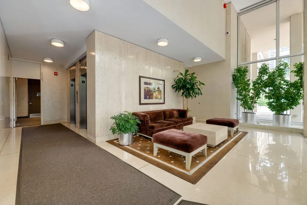 70 West Burton Place Chicago IL 60610