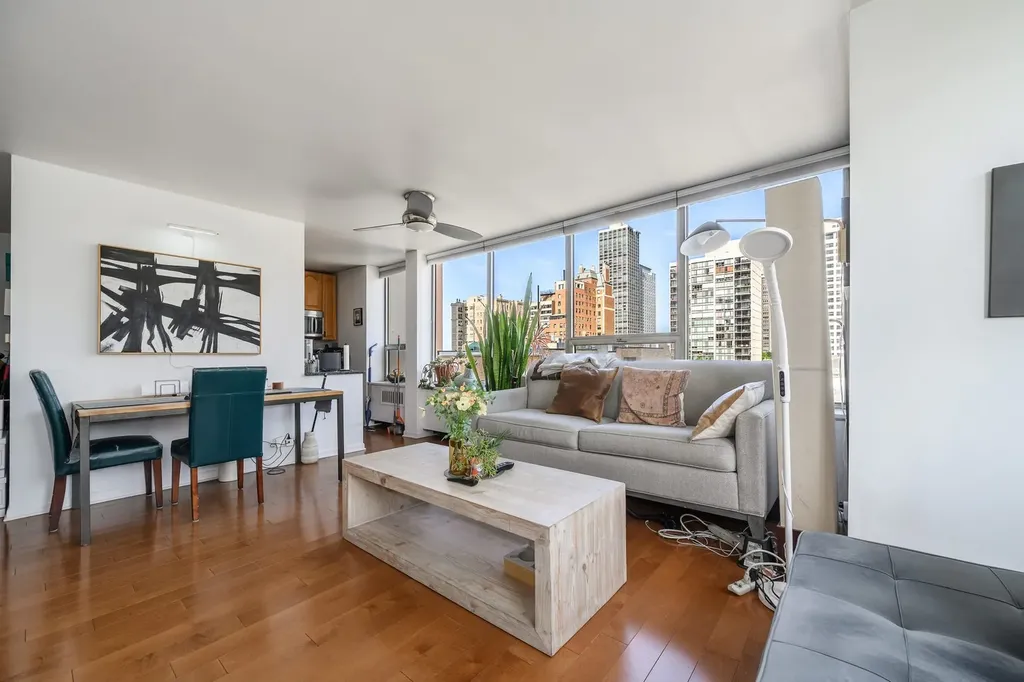 70 West Burton Place Chicago IL 60610