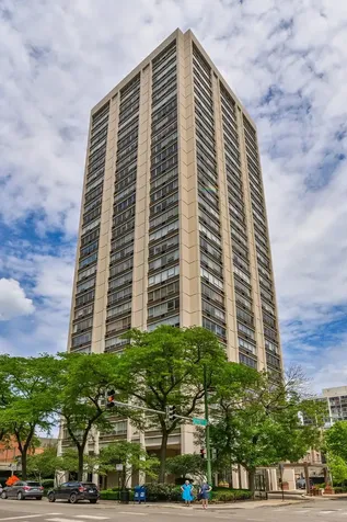70 West Burton Place Chicago IL 60610