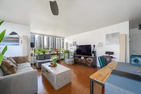 70 West Burton Place Chicago IL 60610