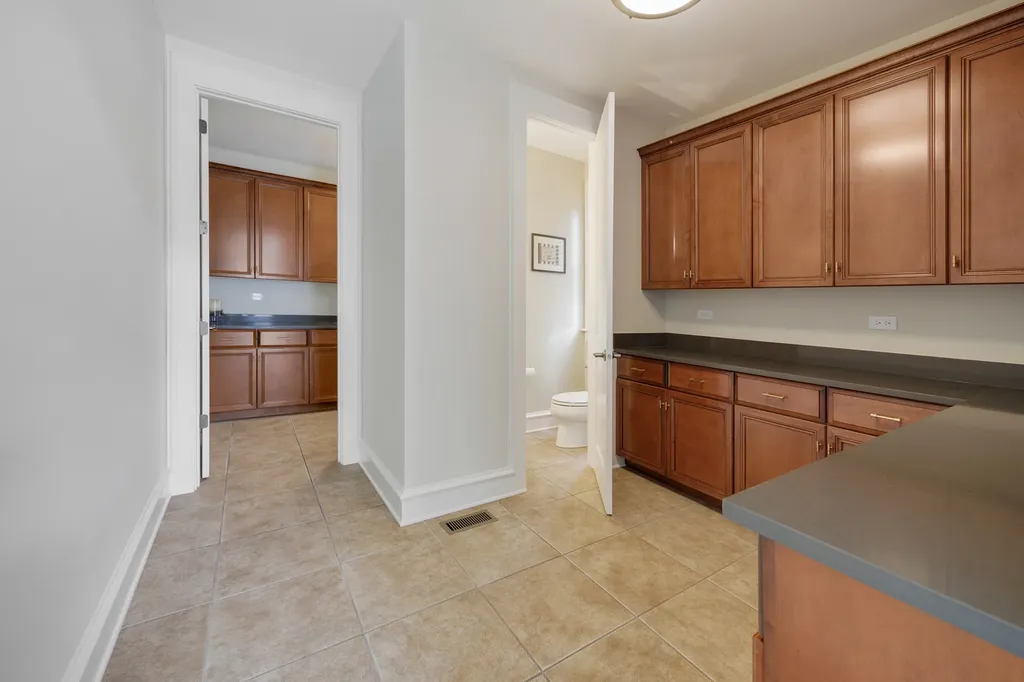 1726 Kay Road Wheaton IL 60187