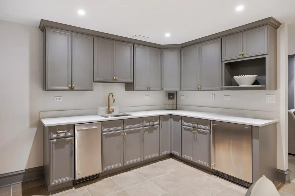 1726 Kay Road Wheaton IL 60187
