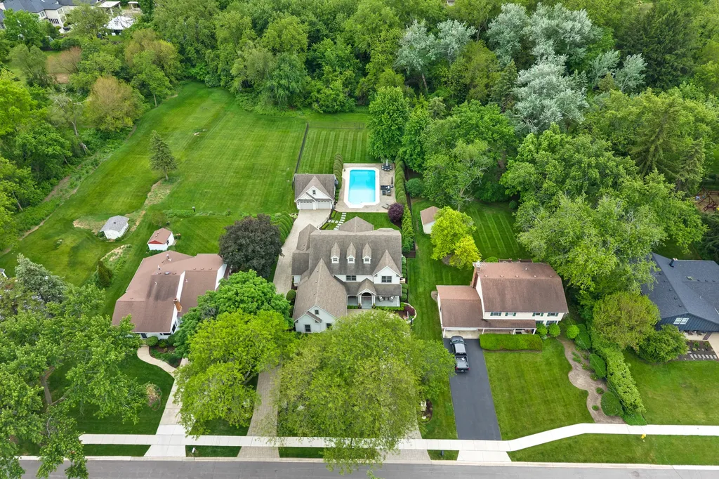 1726 Kay Road Wheaton IL 60187