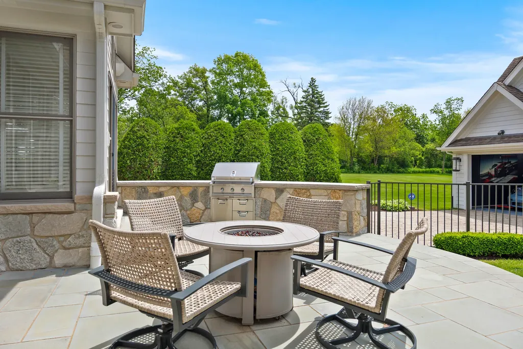 1726 Kay Road Wheaton IL 60187