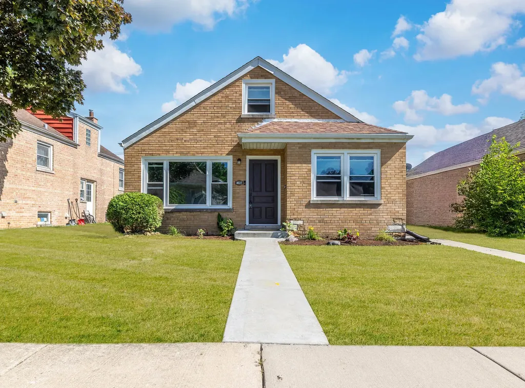 8022 42ND Street Lyons IL 60534
