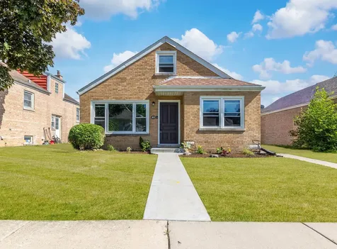 8022 42ND Street Lyons IL 60534