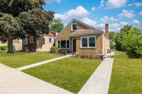8022 42ND Street Lyons IL 60534