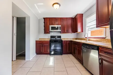 8022 42ND Street Lyons IL 60534