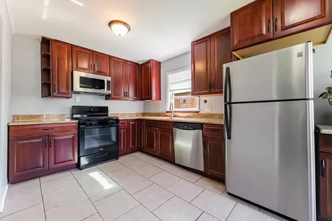 8022 42ND Street Lyons IL 60534