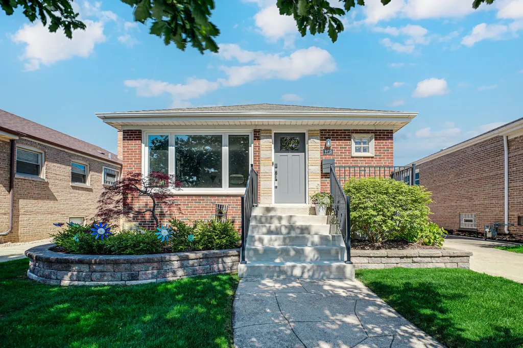 9125 South Hamlin Avenue Evergreen Park IL 60805