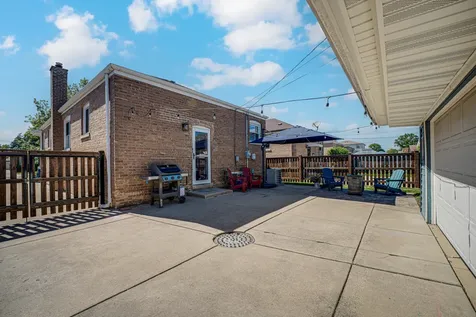 9125 South Hamlin Avenue Evergreen Park IL 60805