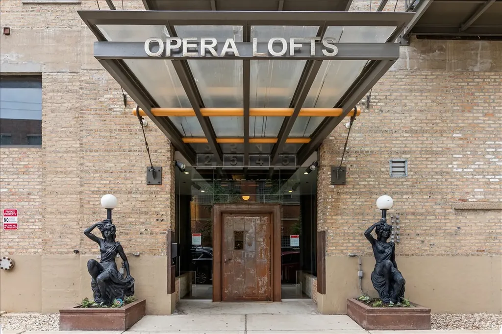2545 South Dearborn Street Chicago IL 60616
