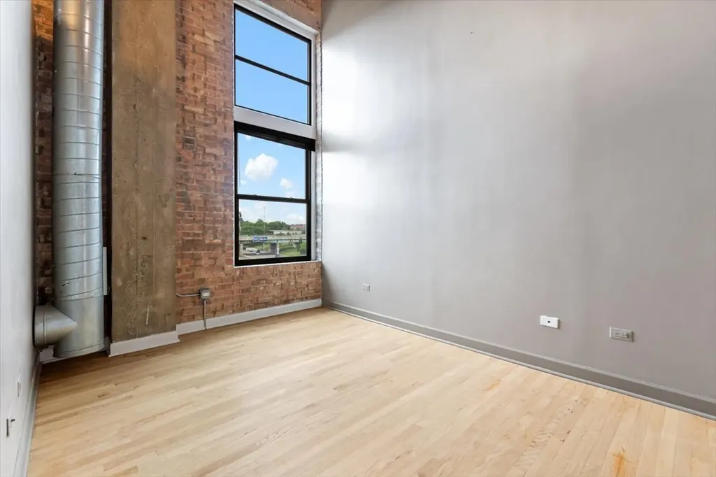 2545 South Dearborn Street Chicago IL 60616