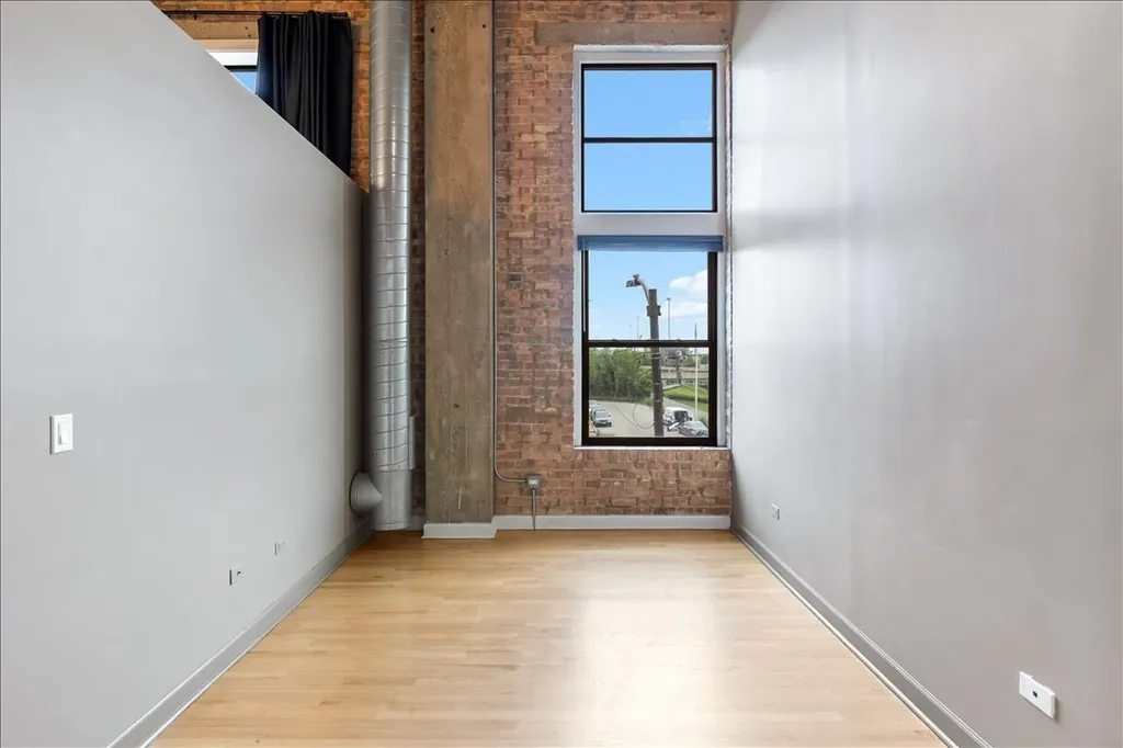 2545 South Dearborn Street Chicago IL 60616