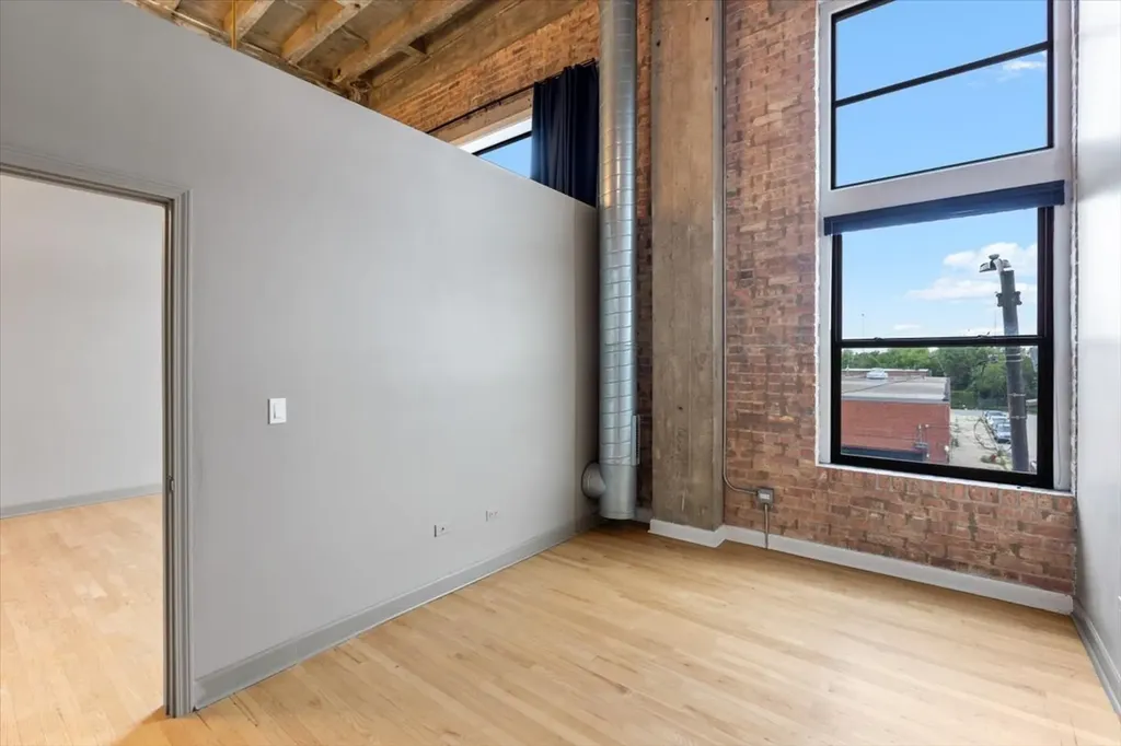 2545 South Dearborn Street Chicago IL 60616
