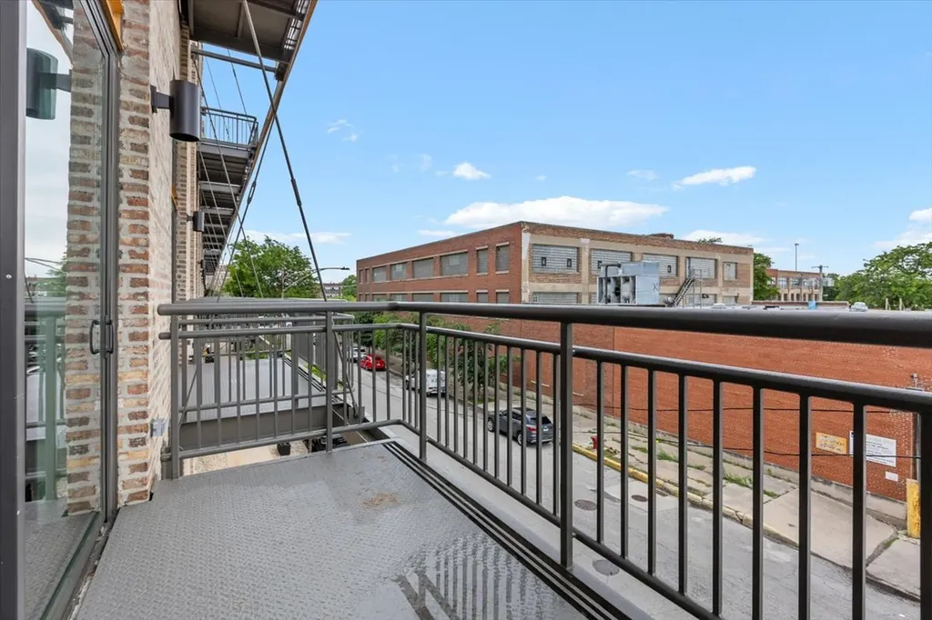 2545 South Dearborn Street Chicago IL 60616