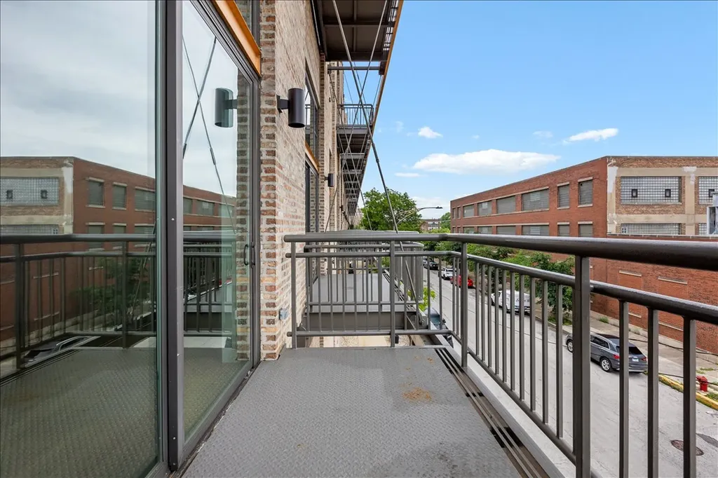 2545 South Dearborn Street Chicago IL 60616