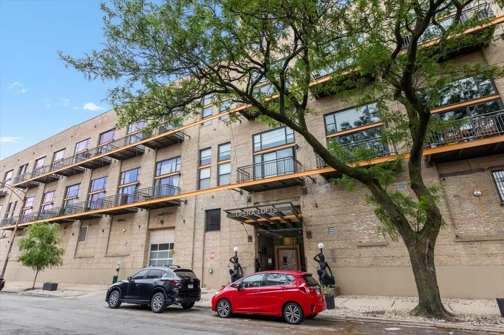 2545 South Dearborn Street Chicago IL 60616