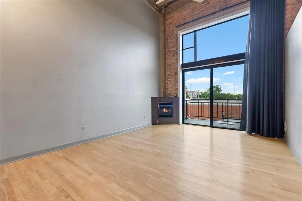 2545 South Dearborn Street Chicago IL 60616