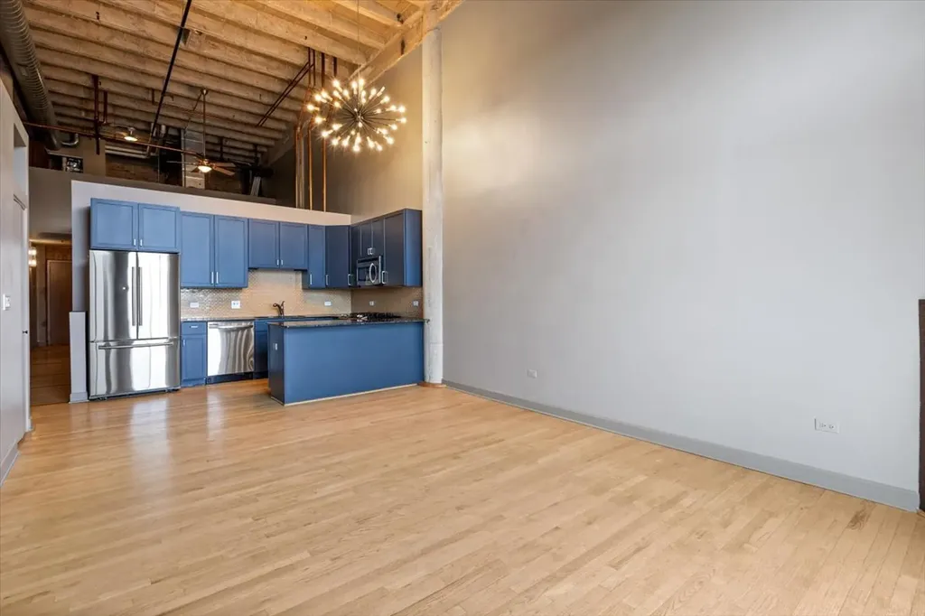 2545 South Dearborn Street Chicago IL 60616