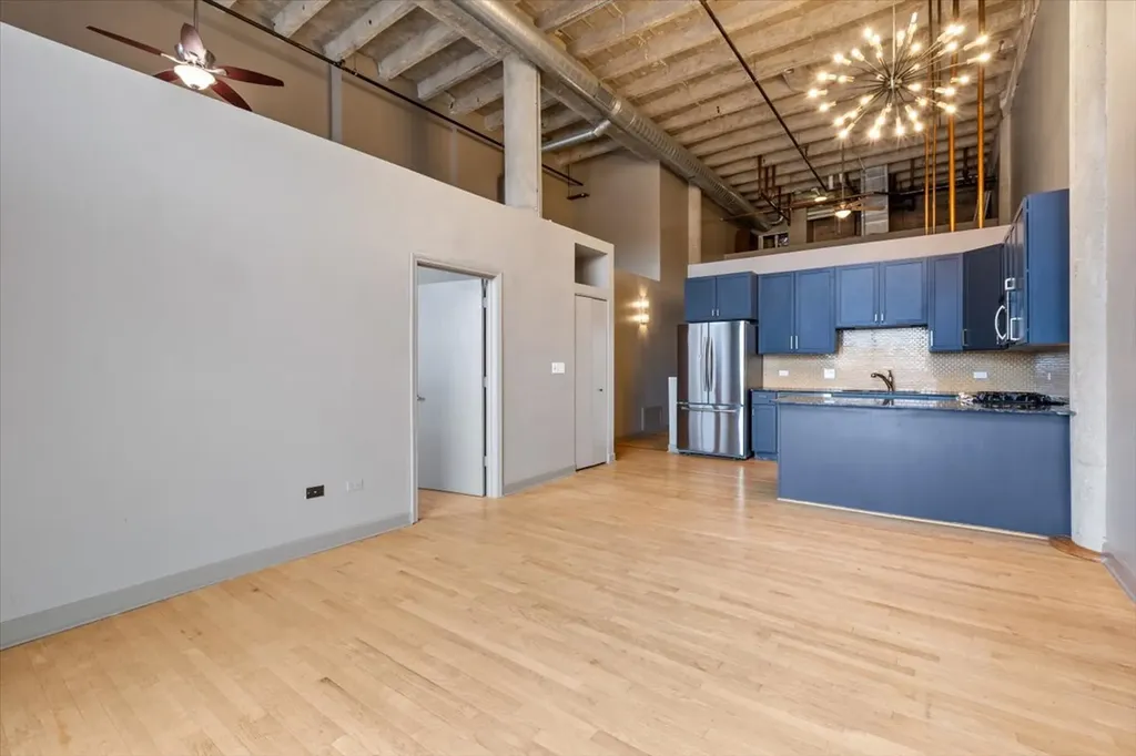 2545 South Dearborn Street Chicago IL 60616