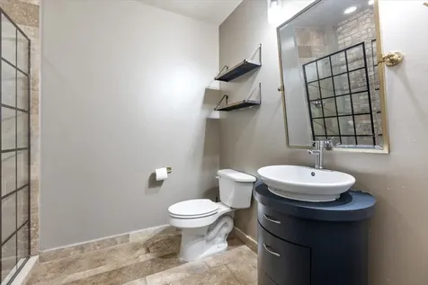2545 South Dearborn Street Chicago IL 60616