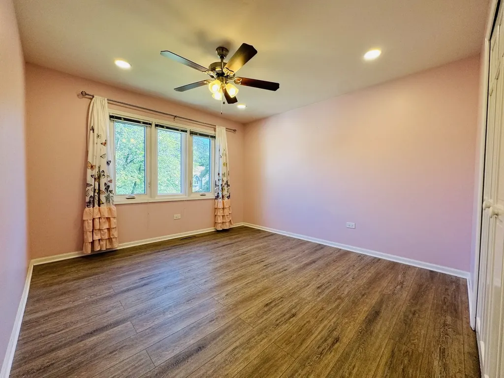 1398 East Gartner Road Naperville IL 60540