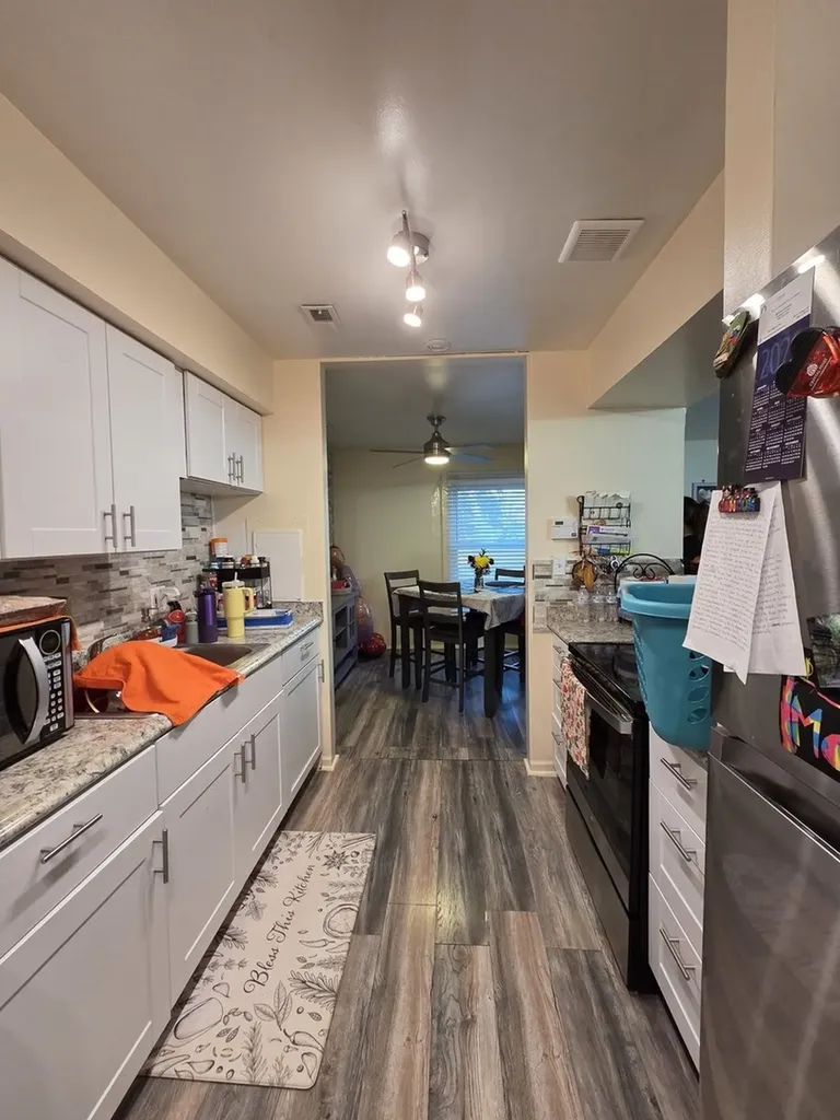 1383 South Glen Circle Aurora IL 60506