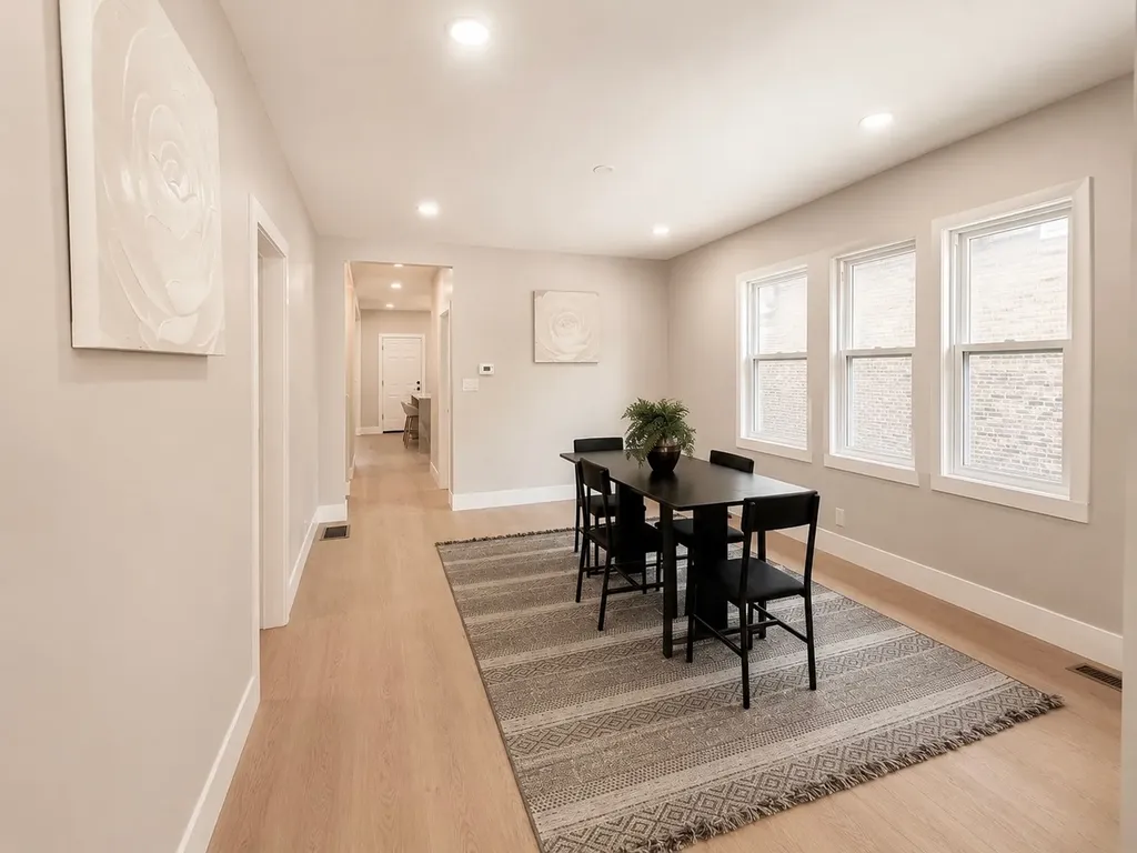7611 South Ridgeland Avenue Chicago IL 60649