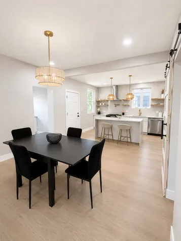 7611 South Ridgeland Avenue Chicago IL 60649