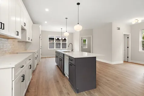 7630 West 66th Street Bedford Park IL 60501