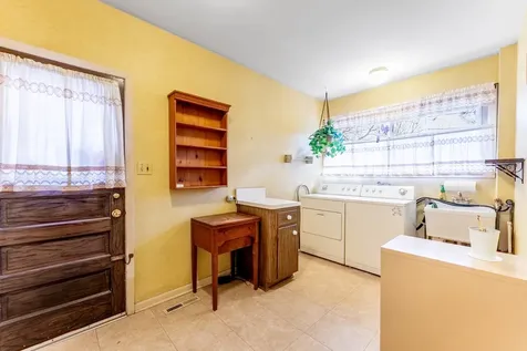 3835 West Jarlath Street Lincolnwood IL 60712