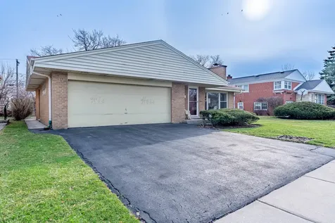3835 West Jarlath Street Lincolnwood IL 60712