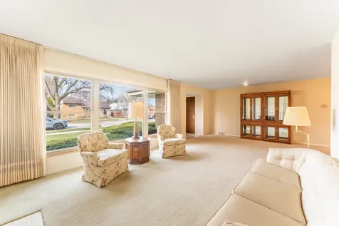 3835 West Jarlath Street Lincolnwood IL 60712