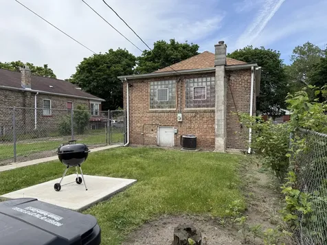 11265 South May Street Chicago IL 60643