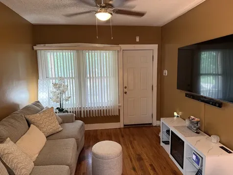 11265 South May Street Chicago IL 60643