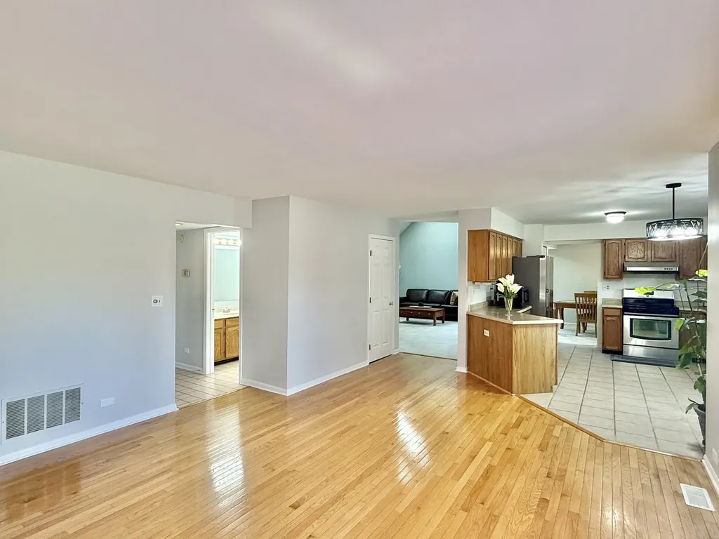 1582 Hinterlong Lane Naperville IL 60563