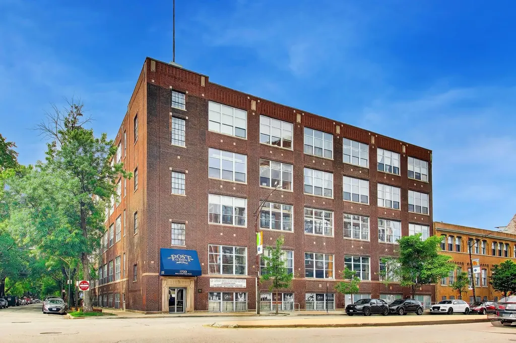 1733 West Irving Park Road Chicago IL 60613
